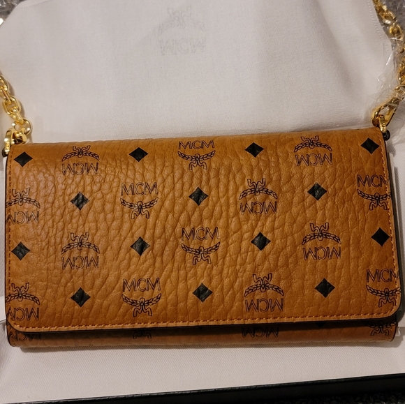 MMCM Aren Crossbody Wallet in Visetos unisex - Picture 8 of 12